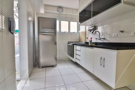 Cozinha de apartamento à venda com 2 quartos, 68m² em Pinheiros, São Paulo