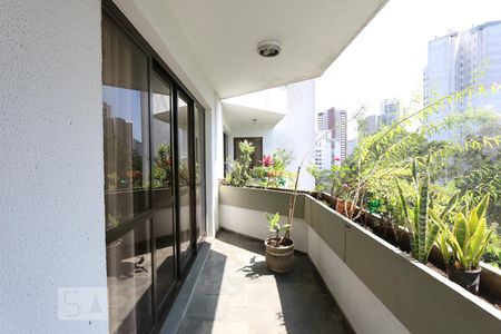 varanda de apartamento à venda com 4 quartos, 205m² em Vila Suzana, São Paulo
