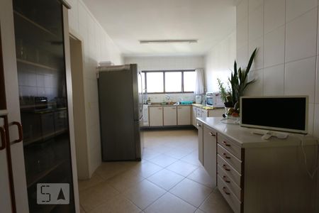 Apartamento para alugar com 205m², 4 quartos e 5 vagascozinha