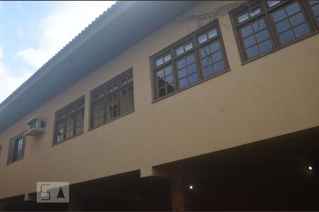 Fachada de casa de condomínio para alugar com 2 quartos, 120m² em Jardim Leonor, São Paulo