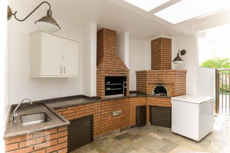 Apartamento à venda com 170m², 3 quartos e 3 vagasChurrasqueira do salão de festas