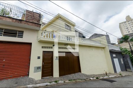 Casa à venda com 150m², 3 quartos e 1 vaga Casa à venda com 150m², 3 quartos e 1 vagaFachada