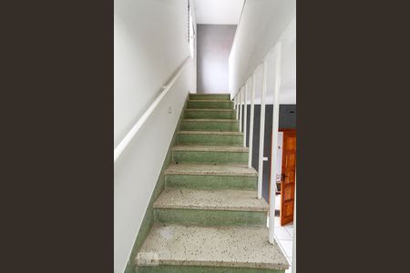 Escada de casa para alugar com 1 quarto, 80m² em Chácara Santo Antônio (zona Leste), São Paulo