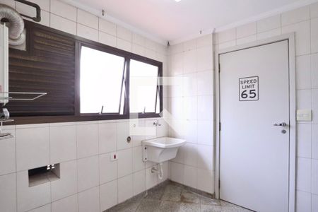 Apartamento para alugar com 200m², 3 quartos e 3 vagas Apartamento para alugar com 200m², 3 quartos e 3 vagasÁrea de Serviço