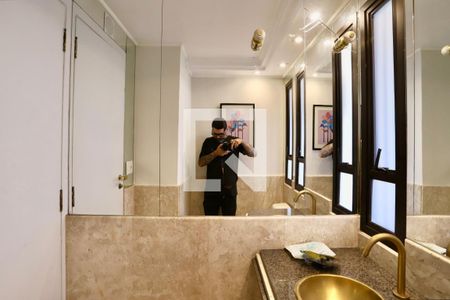 Apartamento para alugar com 200m², 3 quartos e 3 vagas Apartamento para alugar com 200m², 3 quartos e 3 vagasBanheiro Social