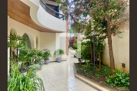 Apartamento para alugar com 200m², 3 quartos e 3 vagas Apartamento para alugar com 200m², 3 quartos e 3 vagasÁrea comum