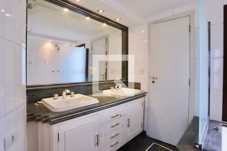 Apartamento para alugar com 200m², 3 quartos e 3 vagas Apartamento para alugar com 200m², 3 quartos e 3 vagasBanheiro do Quarto 3