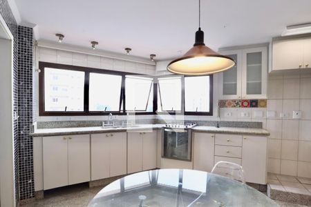 Apartamento para alugar com 200m², 3 quartos e 3 vagas Apartamento para alugar com 200m², 3 quartos e 3 vagasCozinha