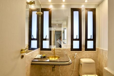 Apartamento para alugar com 200m², 3 quartos e 3 vagas Apartamento para alugar com 200m², 3 quartos e 3 vagasBanheiro Social