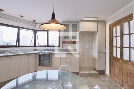 Apartamento para alugar com 200m², 3 quartos e 3 vagas Apartamento para alugar com 200m², 3 quartos e 3 vagasCozinha