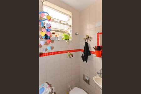 Casa de condomínio à venda com 110m², 3 quartos e sem vagaLavabo