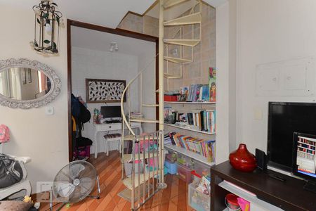 Sala de casa de condomínio à venda com 3 quartos, 110m² em Grajaú, Rio de Janeiro