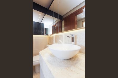 Apartamento à venda com 104m², 2 quartos e 1 vaga Apartamento à venda com 104m², 2 quartos e 1 vagaBanheiro social