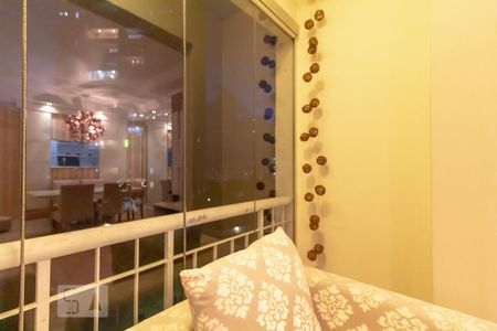 Varanda da sala de apartamento para alugar com 3 quartos, 70m² em Jardim Londrina, São Paulo