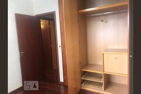 Apartamento para alugar com 270m², 4 quartos e 3 vagas Apartamento para alugar com 270m², 4 quartos e 3 vagasQuarto