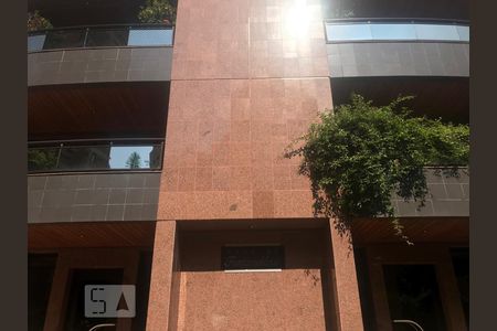 Apartamento para alugar com 270m², 4 quartos e 3 vagas Apartamento para alugar com 270m², 4 quartos e 3 vagasFachada