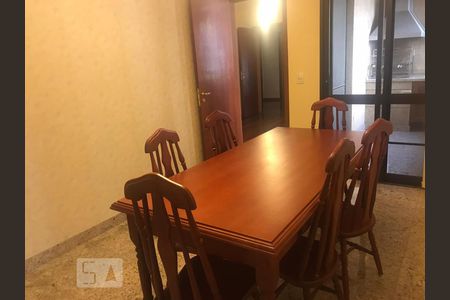 Apartamento para alugar com 270m², 4 quartos e 3 vagas Apartamento para alugar com 270m², 4 quartos e 3 vagasSala de Jantar
