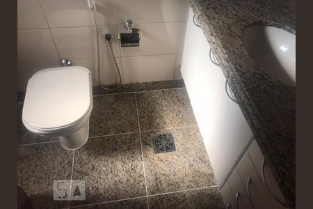 Apartamento para alugar com 270m², 4 quartos e 3 vagas Apartamento para alugar com 270m², 4 quartos e 3 vagasBanheiro