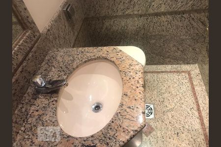 Apartamento para alugar com 270m², 4 quartos e 3 vagas Apartamento para alugar com 270m², 4 quartos e 3 vagasLavabo