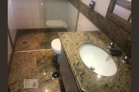 Apartamento para alugar com 270m², 4 quartos e 3 vagas Apartamento para alugar com 270m², 4 quartos e 3 vagasBanheiro