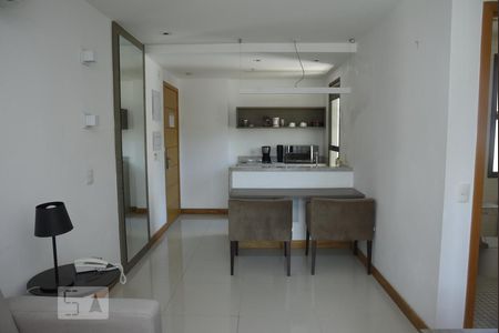 Sala de kitnet/studio para alugar com 1 quarto, 35m² em Jacarepaguá, Rio de Janeiro