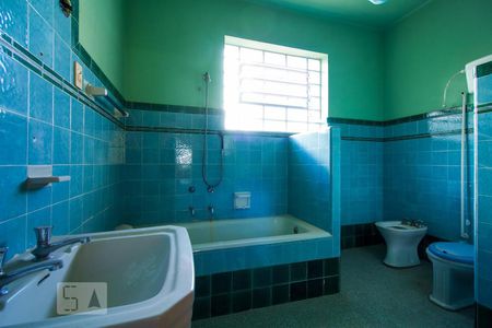 Casa à venda com 180m², 4 quartos e 1 vagaBanheiro