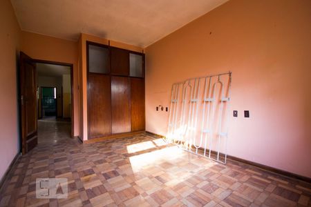 Quarto 2 de casa à venda com 4 quartos, 180m² em São João, Porto Alegre