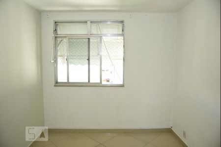 Quarto 1 de apartamento para alugar com 2 quartos, 49m² em Taquara, Rio de Janeiro