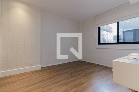 Apartamento à venda com 240m², 4 quartos e 3 vagasQuarto 4