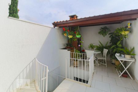 Quintal de casa à venda com 2 quartos, 100m² em Parque Colonial, São Paulo