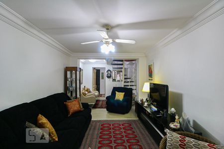 Casa à venda com 100m², 2 quartos e 1 vaga Casa à venda com 100m², 2 quartos e 1 vagaSala de estar