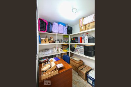 Casa à venda com 100m², 2 quartos e 1 vaga Casa à venda com 100m², 2 quartos e 1 vagaQuarto de Serviço