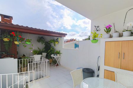 Quintal de casa à venda com 2 quartos, 100m² em Parque Colonial, São Paulo