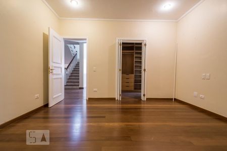 Casa à venda com 480m², 3 quartos e 6 vagasSuíte 2