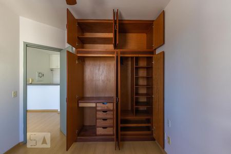 Quarto de apartamento à venda com 1 quarto, 45m² em Centro, Campinas