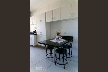 Apartamento à venda com 144m², 3 quartos e 2 vagasCozinha