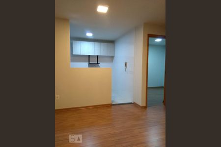 Sala de apartamento para alugar com 2 quartos, 47m² em Santa Cândida, Curitiba