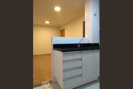 Cozinha de apartamento para alugar com 2 quartos, 47m² em Santa Cândida, Curitiba