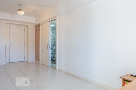Sala de apartamento para alugar com 2 quartos, 76m² em Laranjeiras, Rio de Janeiro