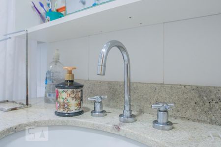Banheiro de apartamento para alugar com 2 quartos, 76m² em Laranjeiras, Rio de Janeiro