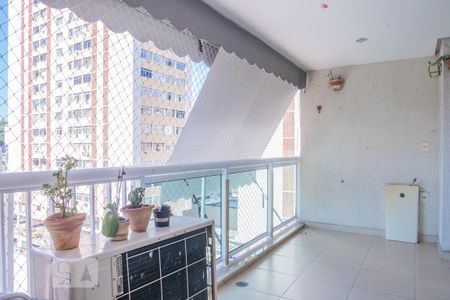 Varanda de apartamento para alugar com 2 quartos, 76m² em Laranjeiras, Rio de Janeiro