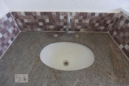 Casa à venda com 90m², 3 quartos e 2 vagasBanheiro da suíte