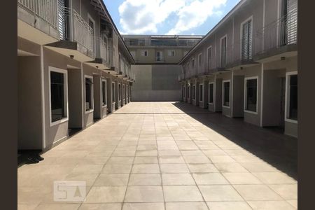 Casa de condomínio à venda com 100m², 2 quartos e 2 vagasEntrada