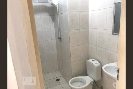 Banheiro de casa de condomínio à venda com 2 quartos, 100m² em Ponte Rasa, São Paulo