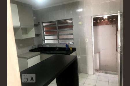 Cozinha de casa de condomínio à venda com 2 quartos, 100m² em Ponte Rasa, São Paulo