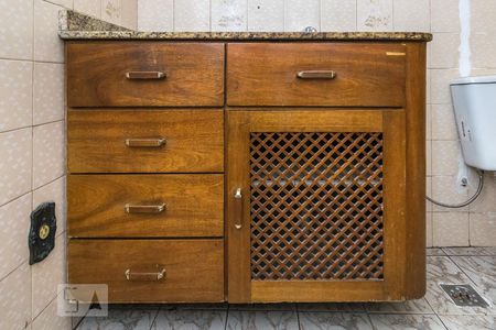 Apartamento à venda com 75m², 2 quartos e sem vagaBanheiro - Armário