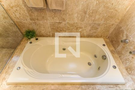 Apartamento à venda com 163m², 3 quartos e 3 vagasBanheiro do Quarto 2