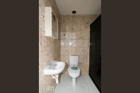 Banheiro de apartamento para alugar com 2 quartos, 38m² em Guará Ii, Brasília