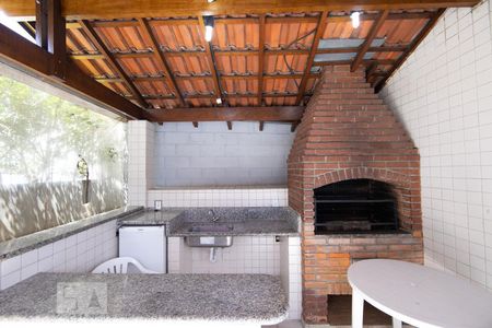 Apartamento para alugar com 43m², 2 quartos e 1 vagaÁrea comum - Churrasqueira