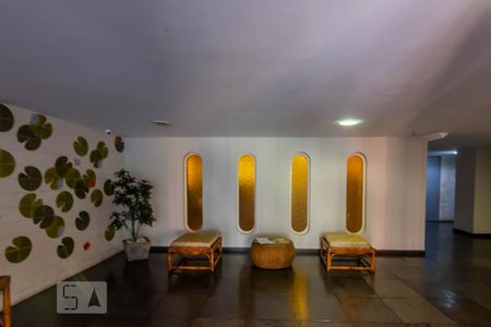 Apartamento para alugar com 140m², 3 quartos e 1 vaga Apartamento para alugar com 140m², 3 quartos e 1 vagaHall de Entrada Edifício
